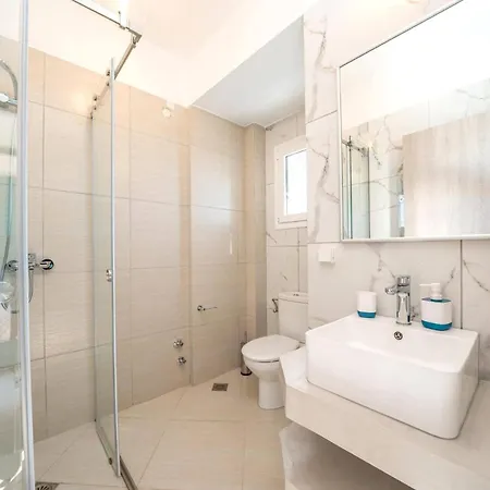 Roz By Villa Plateies