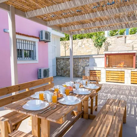 Roz By Villa Plateies